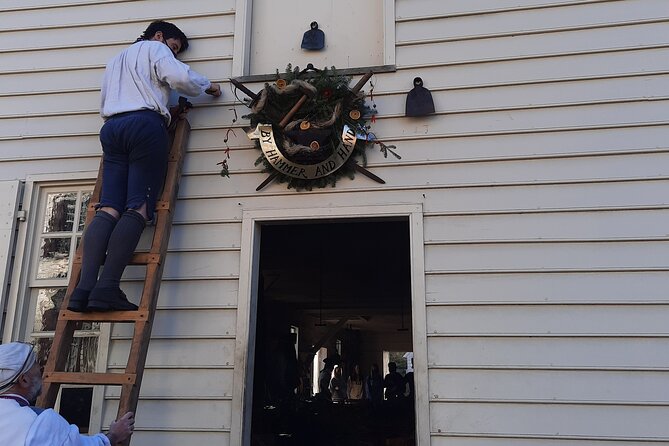 1 Hour Christmastide Walking Tour in Virginia Past and Present - At St. George Tucker House, old customs meet new ones