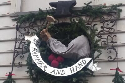1 Hour Christmastide Walking Tour in Virginia Past and Present