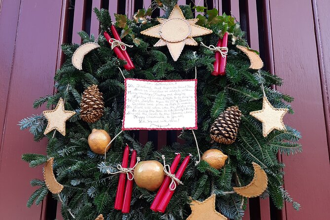 1 Hour Christmastide Walking Tour in Virginia Past and Present - Ending near Raleigh Tavern Bakery