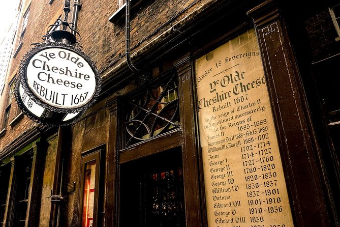 A Christmas Carol and Charles Dickens Old London Walking Tour - The counting house, George and Vulture, and Scrooge’s supper