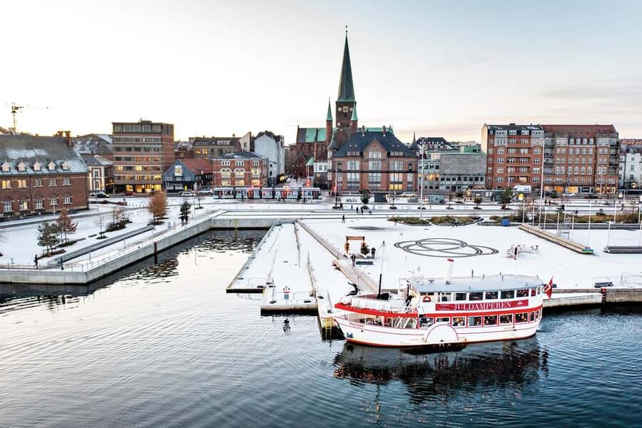 Aarhus: Christmas Harbour Cruise with Local Guide - Aarhus Ø and the city’s modern face