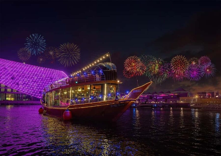 Abu Dhabi: New Year's Eve Yas Island Dhow Dinner Cruise - A New Year’s Eve setting made for Yas Island