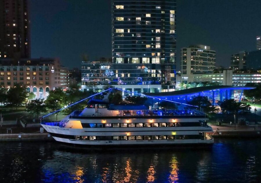 Baltimore: Christmas Eve Gourmet Brunch or Dinner Cruise - Who should book this cruise