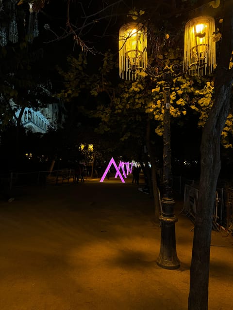 Barcelona: Christmas Lights and Markets Bike Tour - Hospital de Sant Pau and the evening light show