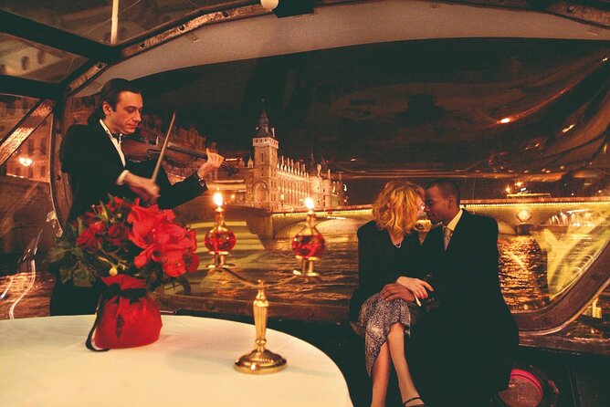 Bateaux Mouches New Year's Eve Special Dinner Cruise in Paris - The Seine route and the monuments you pass