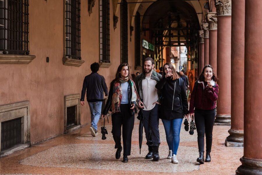 Bologna: 2-Hour Private Local's Christmas - Meeting a local instead of following a script