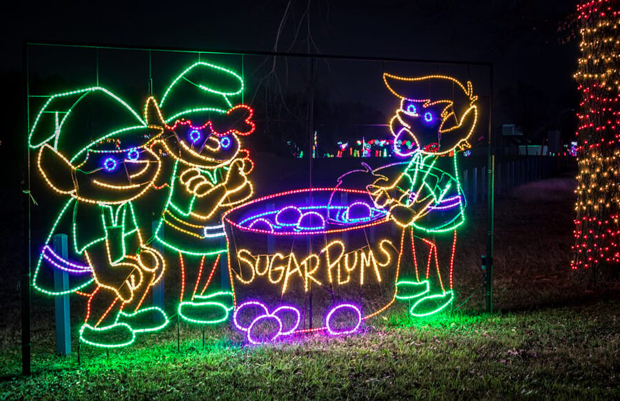 Branson: Lights of Joy Christmas Drive-Thru - A Christmas show you watch from your car