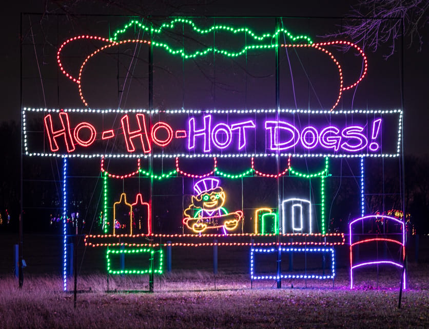 Branson: Lights of Joy Christmas Drive-Thru - Traditional scenes, playful surprises, and the 12 Days of Christmas