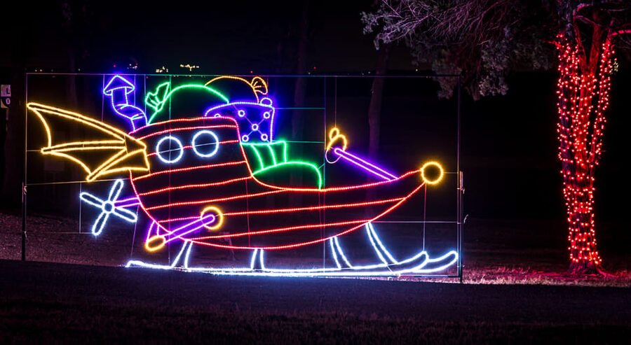 Branson: Lights of Joy Christmas Drive-Thru - Santa photos on select nights