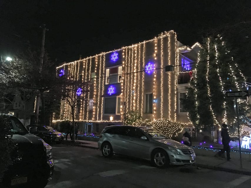 Brooklyn: Dyker Heights Christmas Walking Tour - Cold Weather, Crowds, and the Three-Mile Reality
