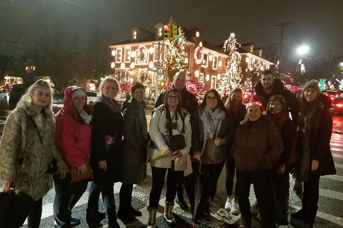 Brooklyn Dyker Heights Christmas Wonderland Bus Tour - DUMBO and the best photo stop