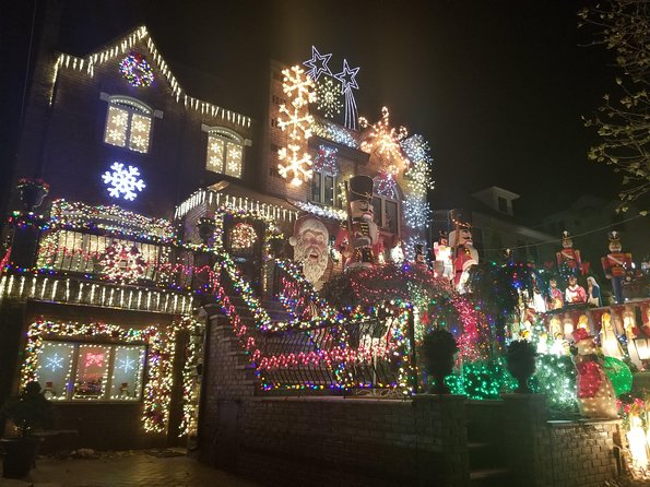 Brooklyn Dyker Heights Christmas Wonderland Bus Tour - The ride from Midtown through Manhattan’s west side