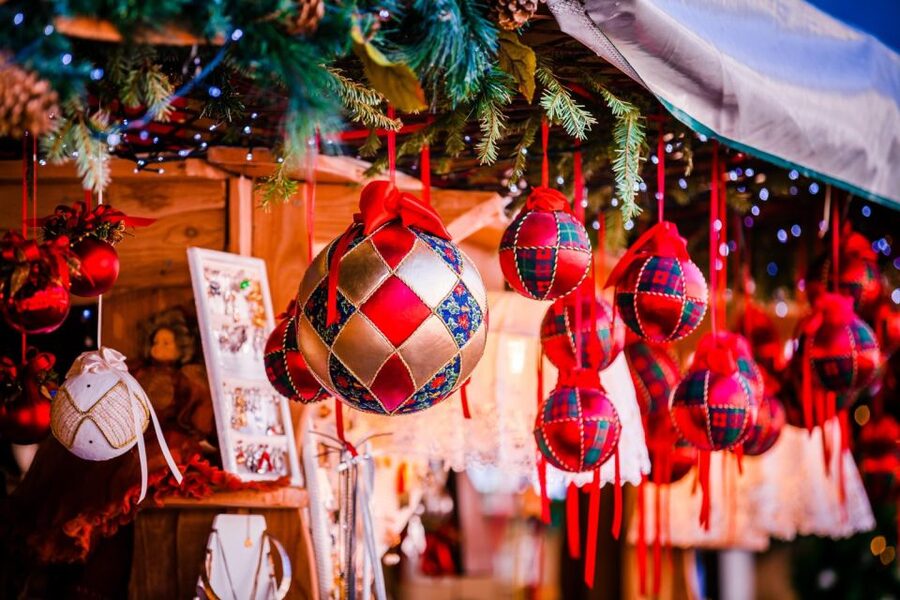 Brussels: Christmas Market Magic Walking Tour with a Local - Is $128 fair for one hour?