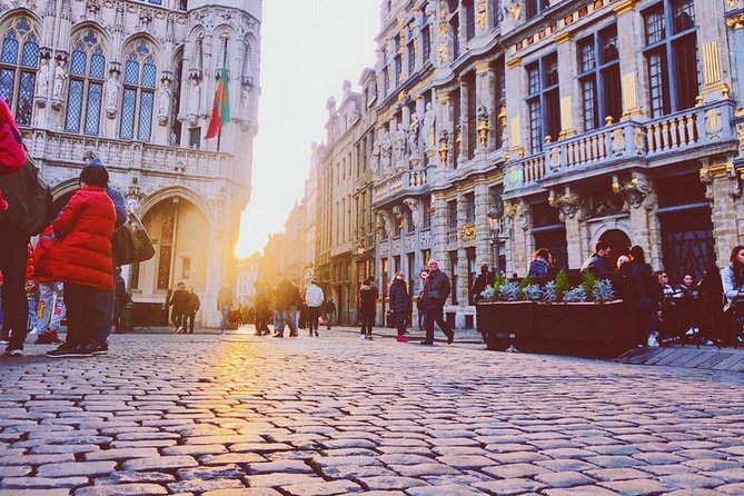 Brussels Private & Personalized Christmas Tour with a Local Guide - Boutique stalls and seasonal craftsmanship