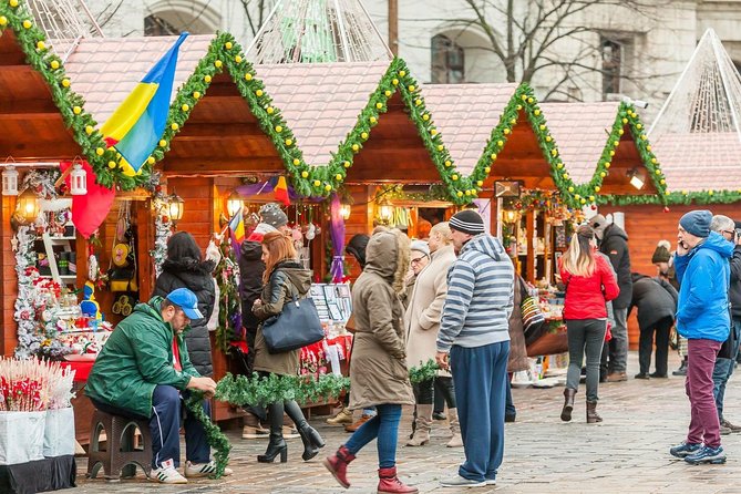 Bucharest: Tour of Christmas traditions & decorations - Old Town stories among decorated streets