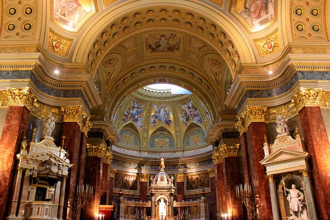 Budapest Christmas Walking Tour & Entry to St Stephen's Basilica - What the $106.94 price really covers