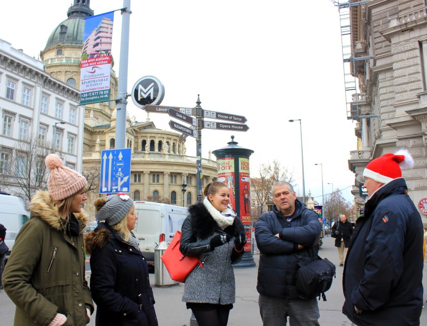 Budapest Christmas Walking Tour w Entry to Basilica - City Hall Courtyard and Hungarian Christmas customs