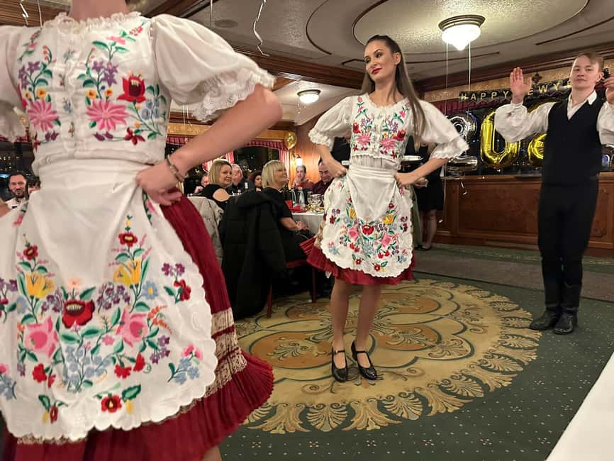 Budapest: New Year's Eve Party Cruise with Food & Live Show - What the five-course dinner is like