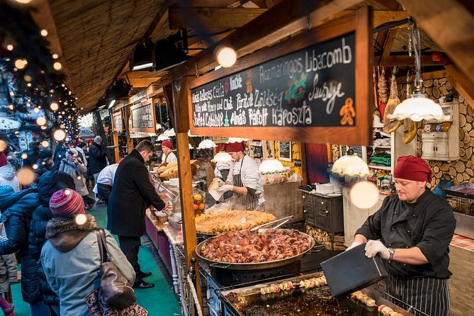 Budapest Wonderland - A Christmas Market Tour with Chimney Cake & Mulled Wine - Key points at a glance