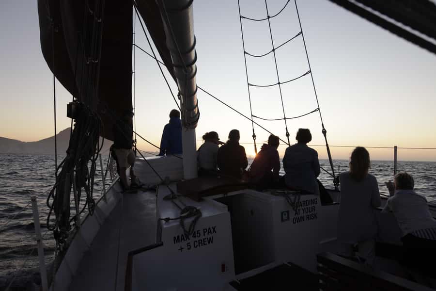 Cape Town: New Year's Eve Fireworks Cruise - Snacks, sparkling wine, and the cash bar
