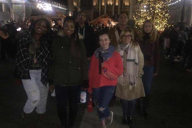 Celebrate Christmas in Rome - Small Group Walking Tour - A short rest inside Galleria Alberto Sordi