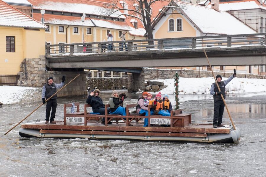 Český Krumlov: Advent Wooden Raft River Cruise - Who will enjoy this cruise most