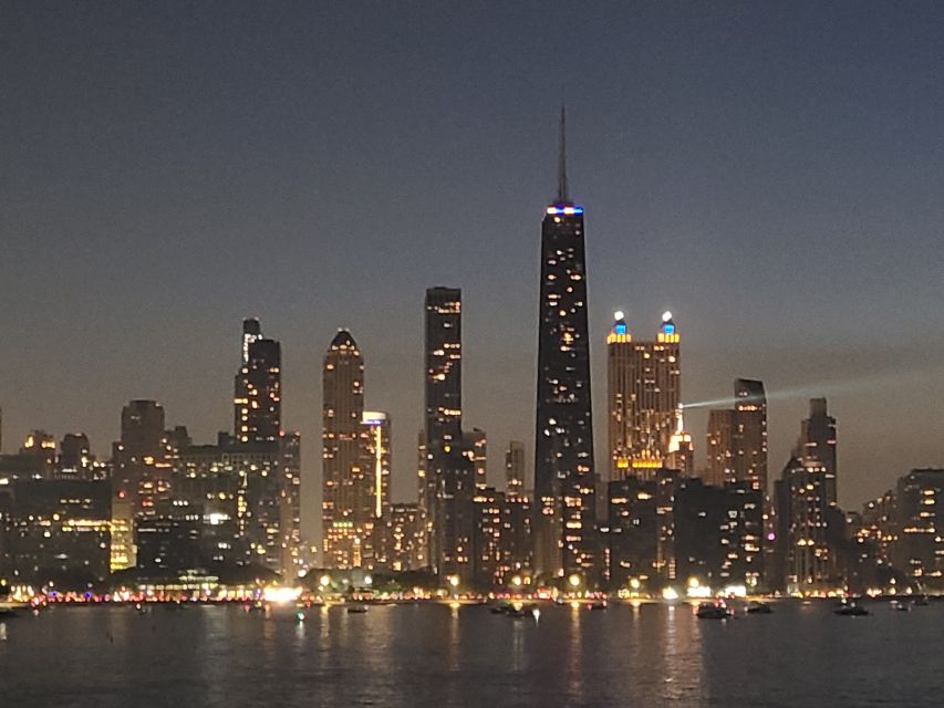 Chicago: Christmas Eve Lake Michigan Gourmet Dinner Cruise - Should you book the Christmas Eve cruise?