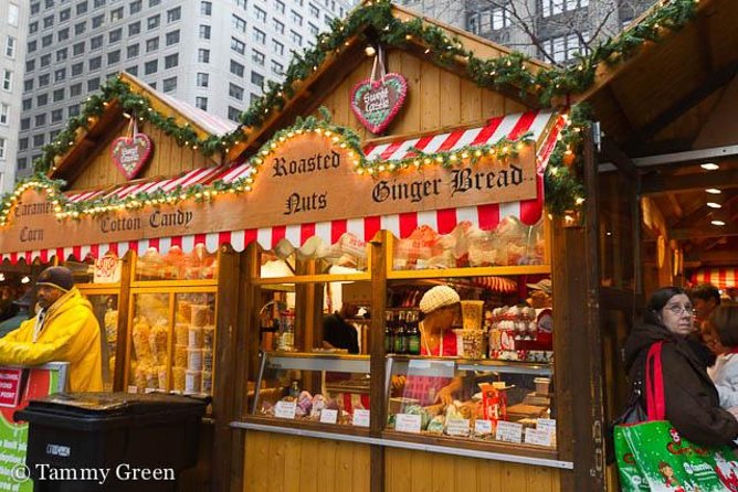 Chicago-Style Holiday Hike: Festive Food and Walking Tour - A brownie at the Palmer House