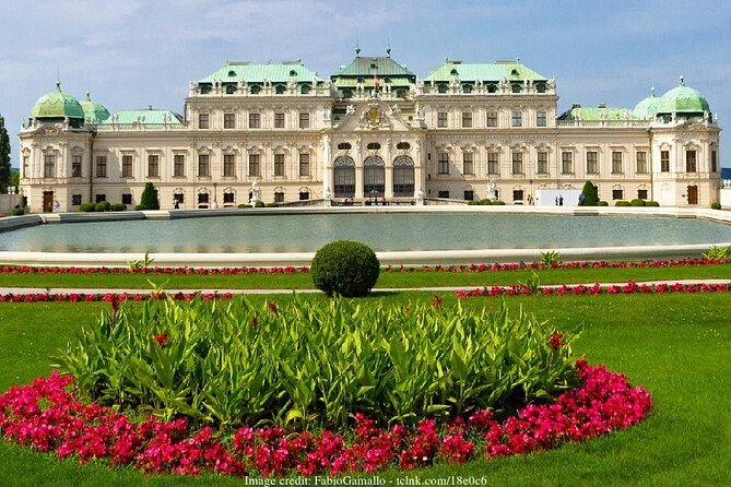 Christmas at Belvedere: 3hr Private Tour of Upper Palace & Market - Seeing Klimt beyond The Kiss