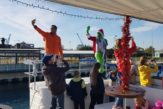 Christmas Boat Experience in Valencia - Inside the boat: the letter comes first