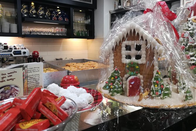 Christmas food and walking tour in Athens - Loukoumades at Agia Irini Square
