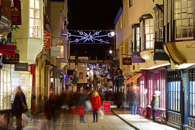 Christmas Guided Walking Tour in York - Mistletoe, fruitcake, and the odd details of Christmas