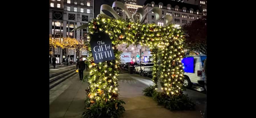 Christmas in New York: Skip-the-Line Holiday Lights Tour - Why a rickshaw works well for Midtown at Christmas