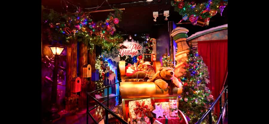Christmas in New York: Skip-the-Line Holiday Lights Tour - Bryant Park Winter Village in a five-minute stop