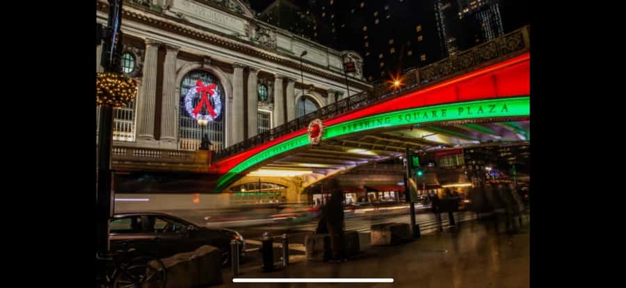 Christmas in New York: Skip-the-Line Holiday Lights Tour - Rockefeller Center and the city’s biggest Christmas tree
