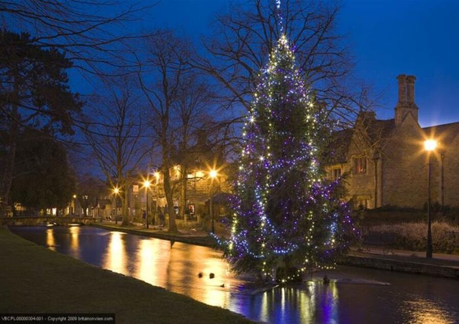 Christmas in Oxford, the Cotswolds and Stratford with Lunch - Why Christmas Day changes the value of this trip