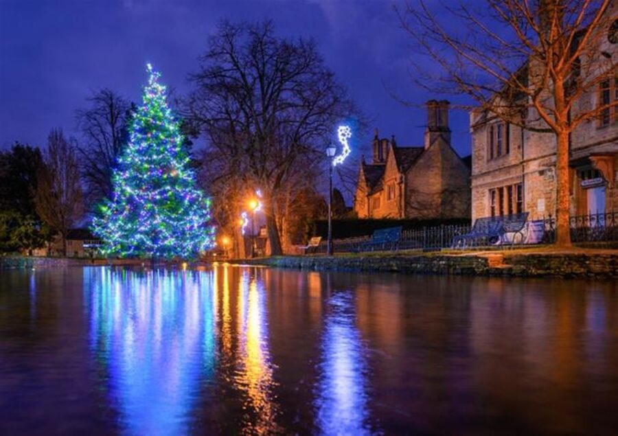 Christmas in Oxford, the Cotswolds and Stratford with Lunch - The Cotswolds from the window seat