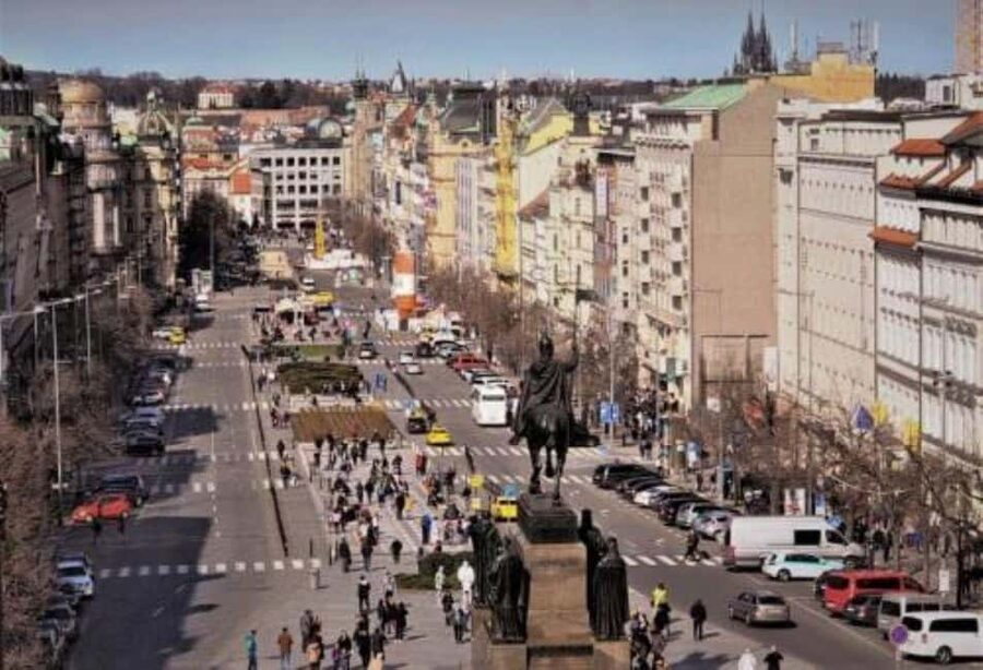Christmas in Prague tour – a story that comes to life! - Seeing Old Town under Christmas lights