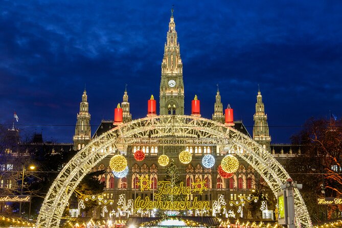 Christmas in Vienna - Private Walking Tour with Glühwein Mug - What the private format adds