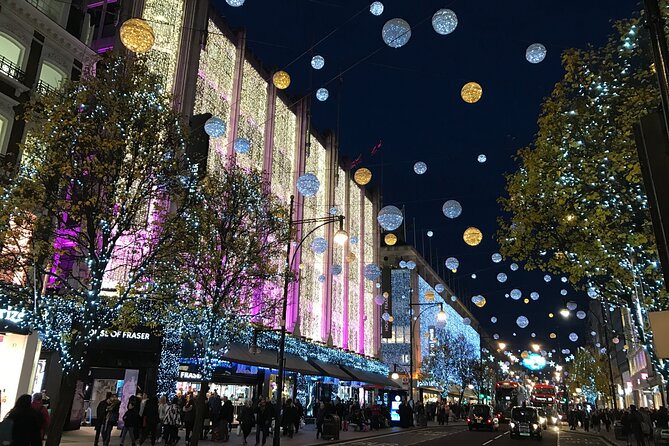 Christmas Lights Open-Top Bus Tour - Historic buildings and the government district