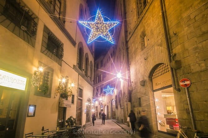 Christmas Lights Private Photo Tour in Florence - Piazza della Repubblica starts the evening