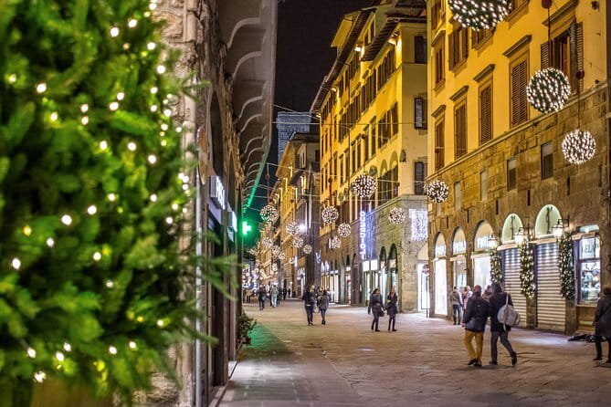 Christmas Lights Private Photo Tour in Florence - Ponte Vecchio brings the river into the frame