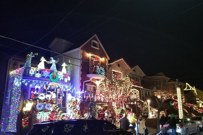 Christmas Lights Tour of Dyker Heights Brooklyn - Mobility, weather, and practical comfort