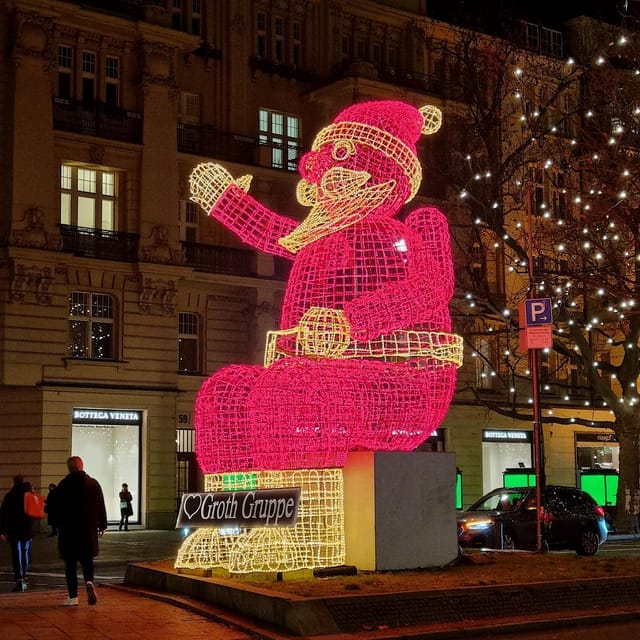Christmas market lights tour bus through Berlin, free mulled wine (2.5 hours) - Starting under the lights on Kurfürstendamm