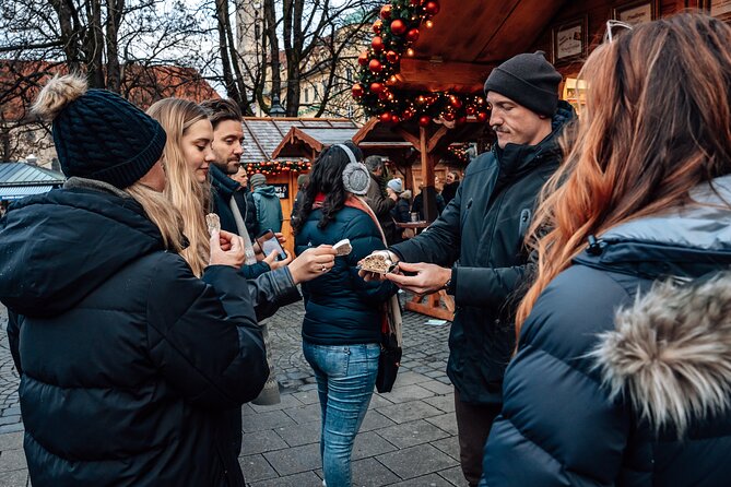 Christmas Markets Food Tour in Munich - How much walking and how fast is the pace?