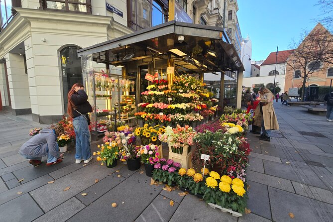 Christmas Markets & Shopping in Vienna - Graben and Kohlmarkt, Vienna’s grand shopping core