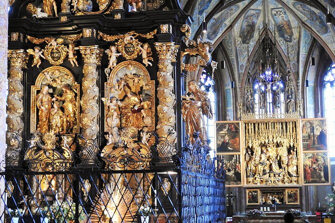 Christmas Markets Tour with St.Gilgen + St.Wolfgang + Hallstatt - St. Wolfgang and the Michael Pacher altar