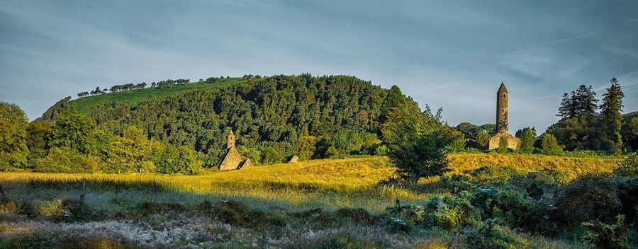 (Christmas Morning) Glendalough Half Day Tour from Dublin - Glendalough by the lake and through the woods