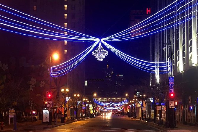Christmas Past, Present and Future Light Tour in Milwaukee - Cathedral Square and the stops in between