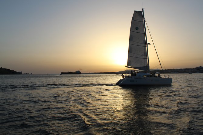 Christmas River Cruise with Typical Cake and Liquor - Why a Christmas cruise works well in Lisbon